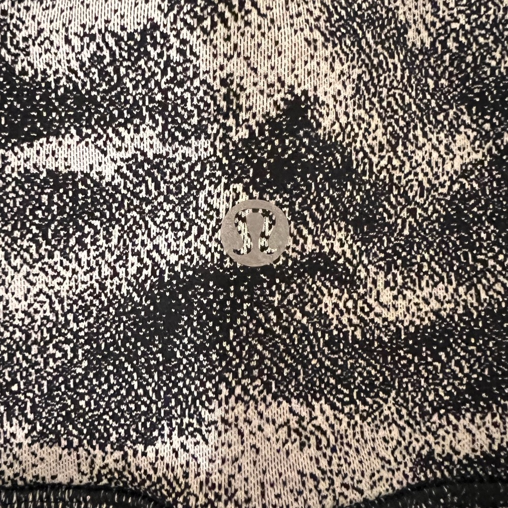 Lululemon Wunder Under Leggings 27” inseam - Picture 4 of 4